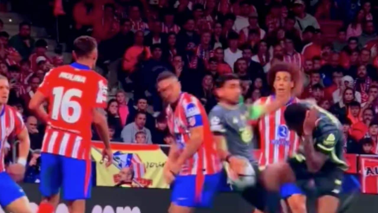 L’assurdo rigore contro l’Atletico Madrid: Simeone critica l’arbitro.