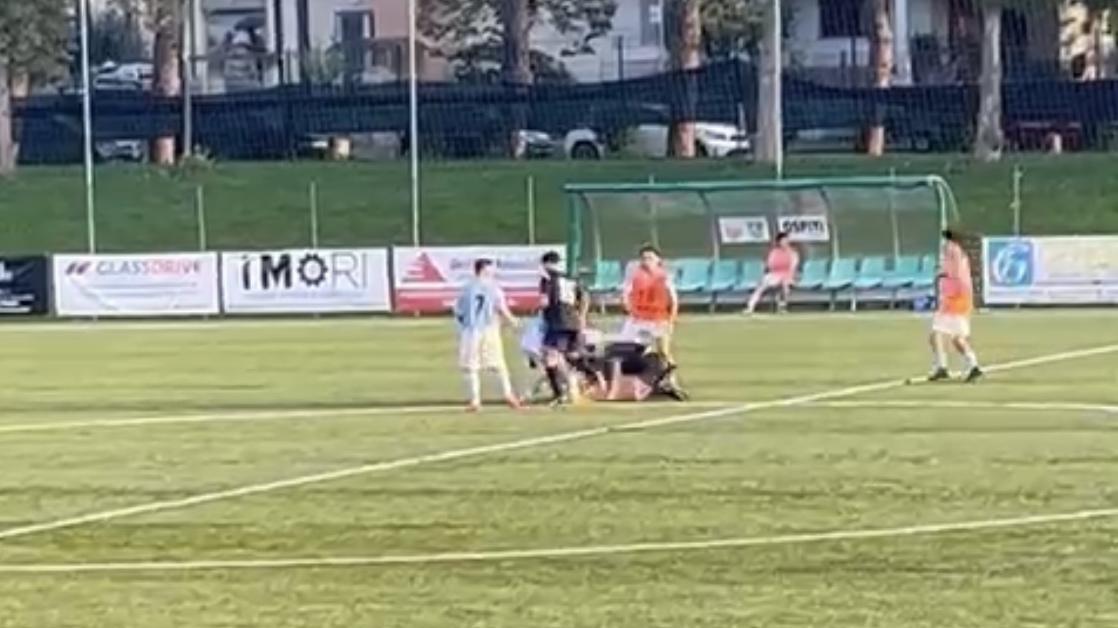Rissa tra calciatori: 10 squalificati. Riccione vs Morciano: bandierina in testa e match finisce!