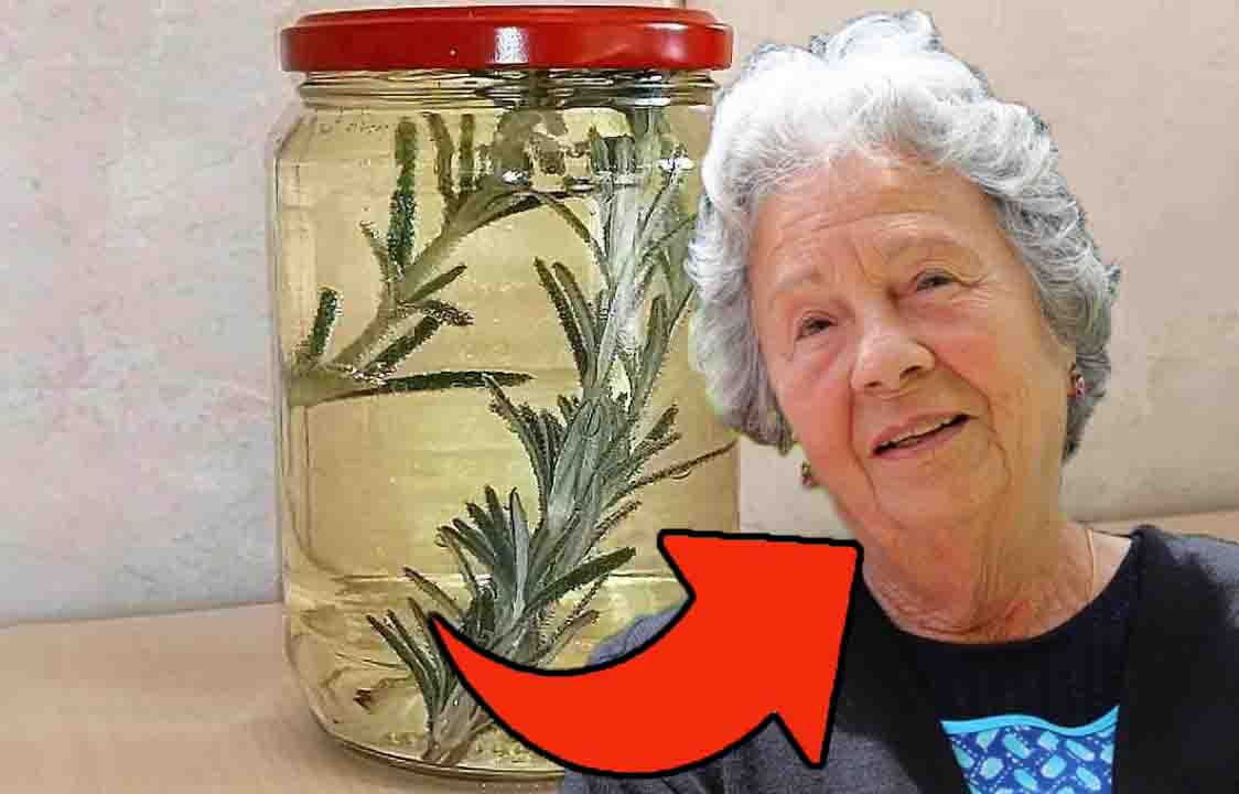Rosmarino immerso nel vino bianco: l’antico rimedio di mia nonna che ti sorprenderà!